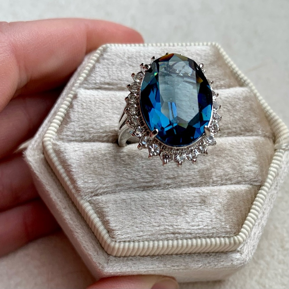 4.00 CT Genuine Sapphire Diamond Halo Crown Ring - Picture 2 of 14